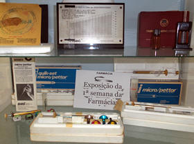 Exposio de peas e utenslios que fazem parte da histria da Farmcia - Foto: Unifeso